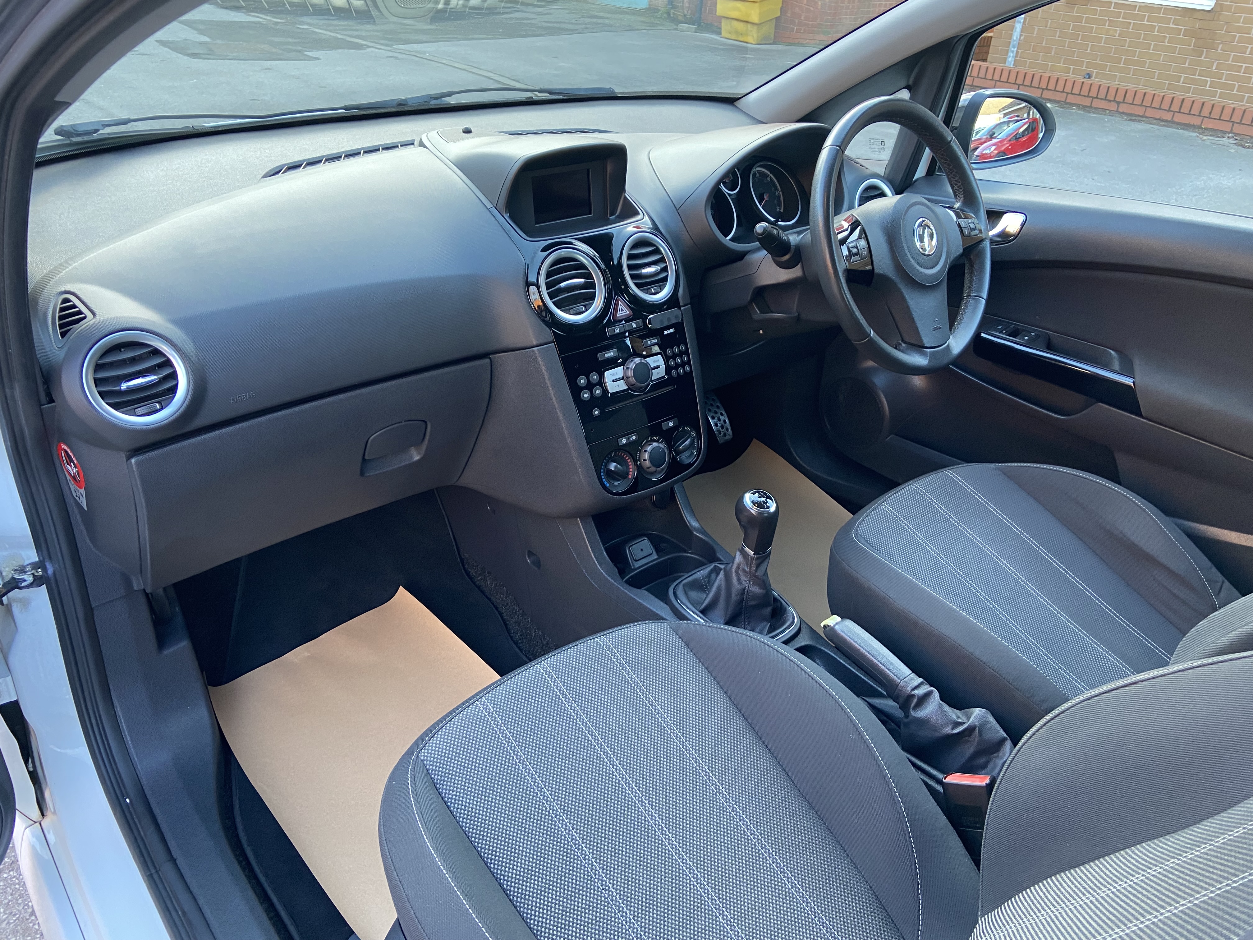 additional car image