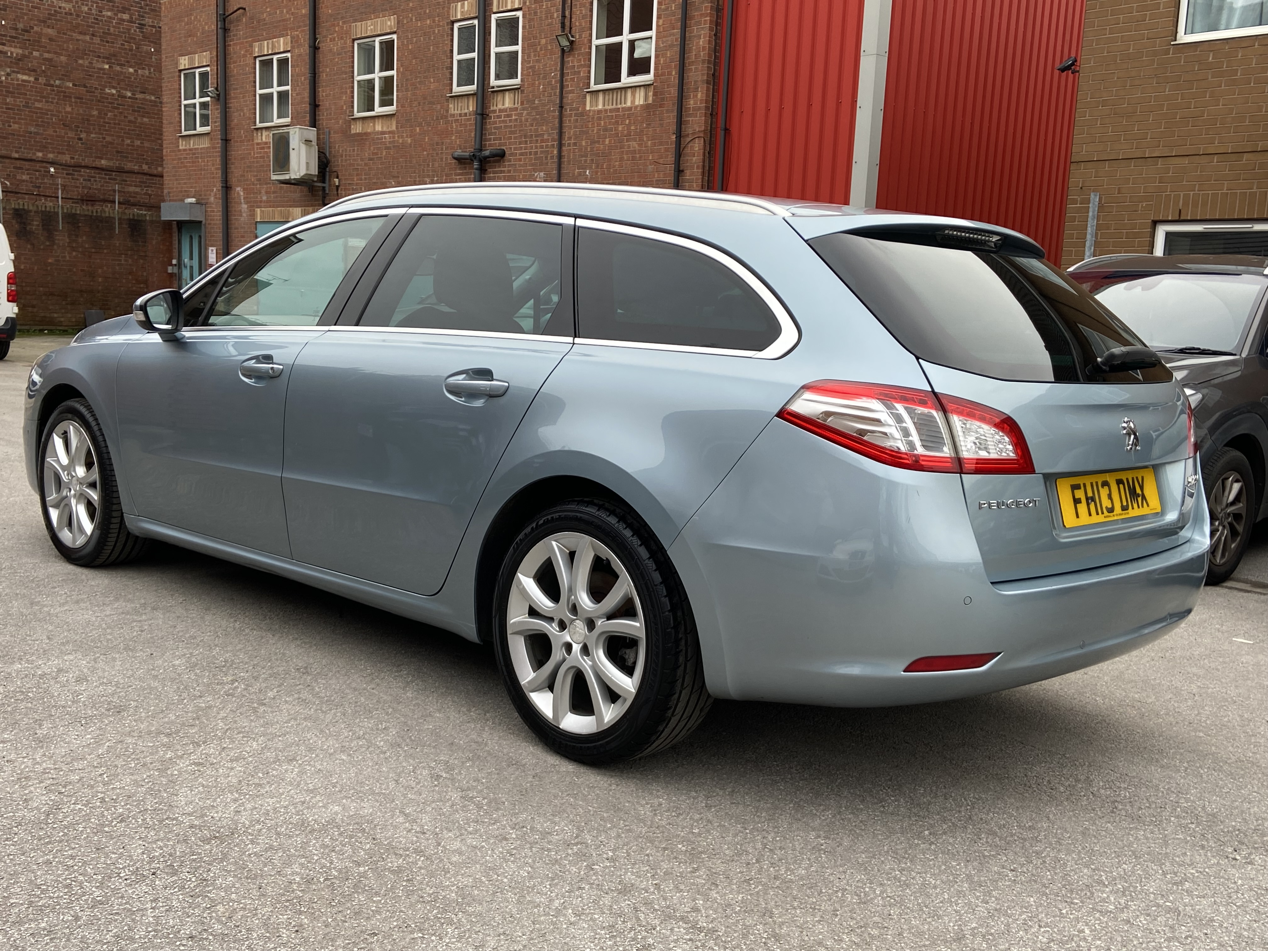 additional car image