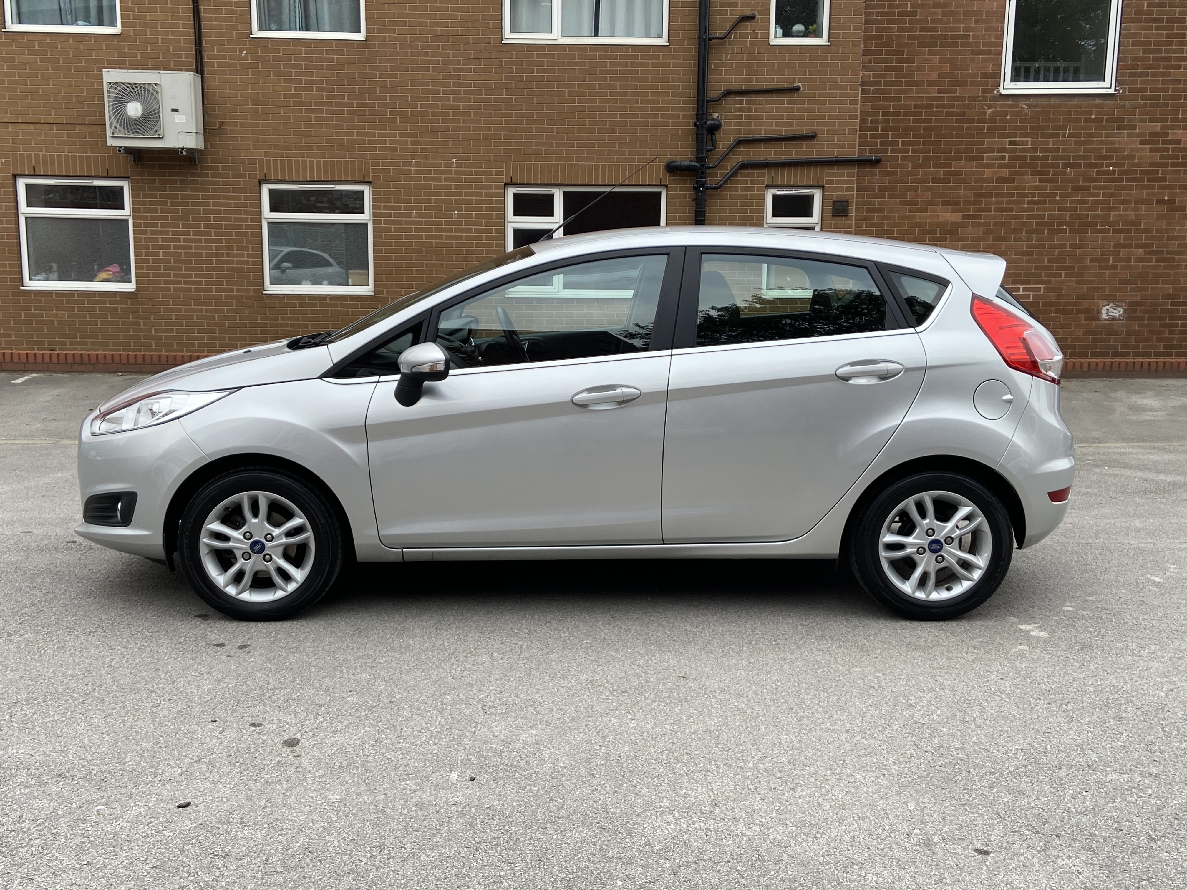 additional car image