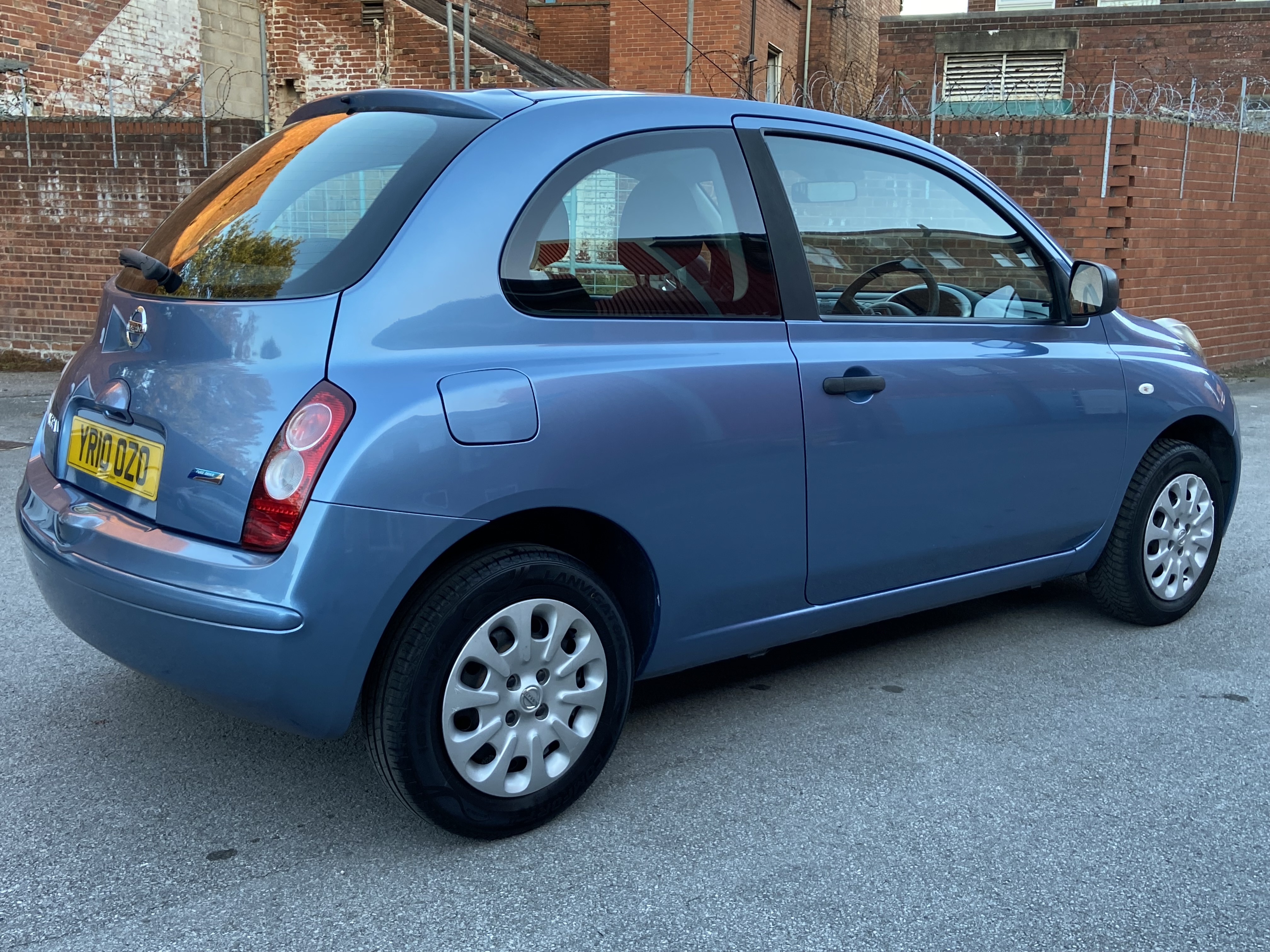 additional car image