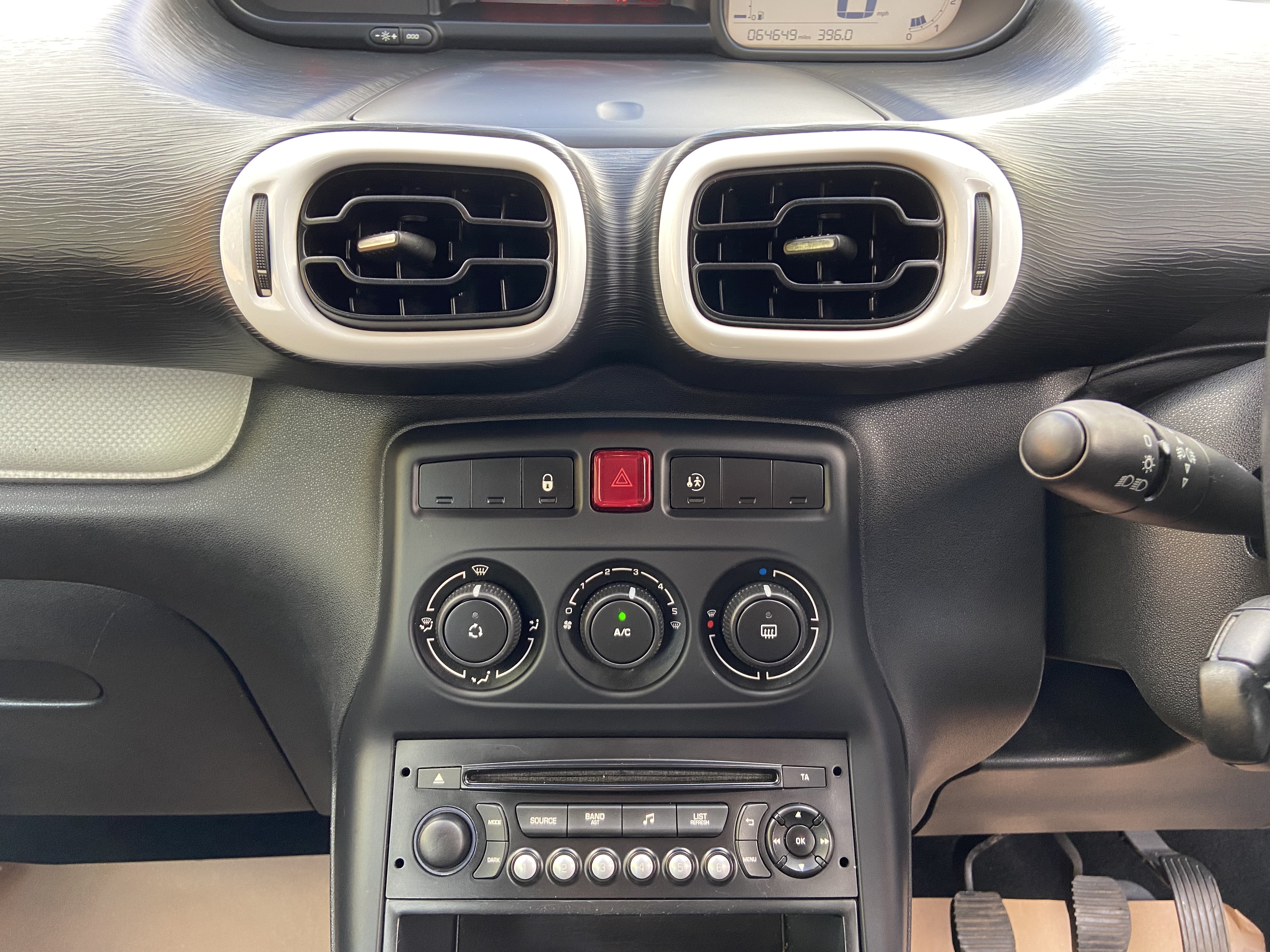 additional car image