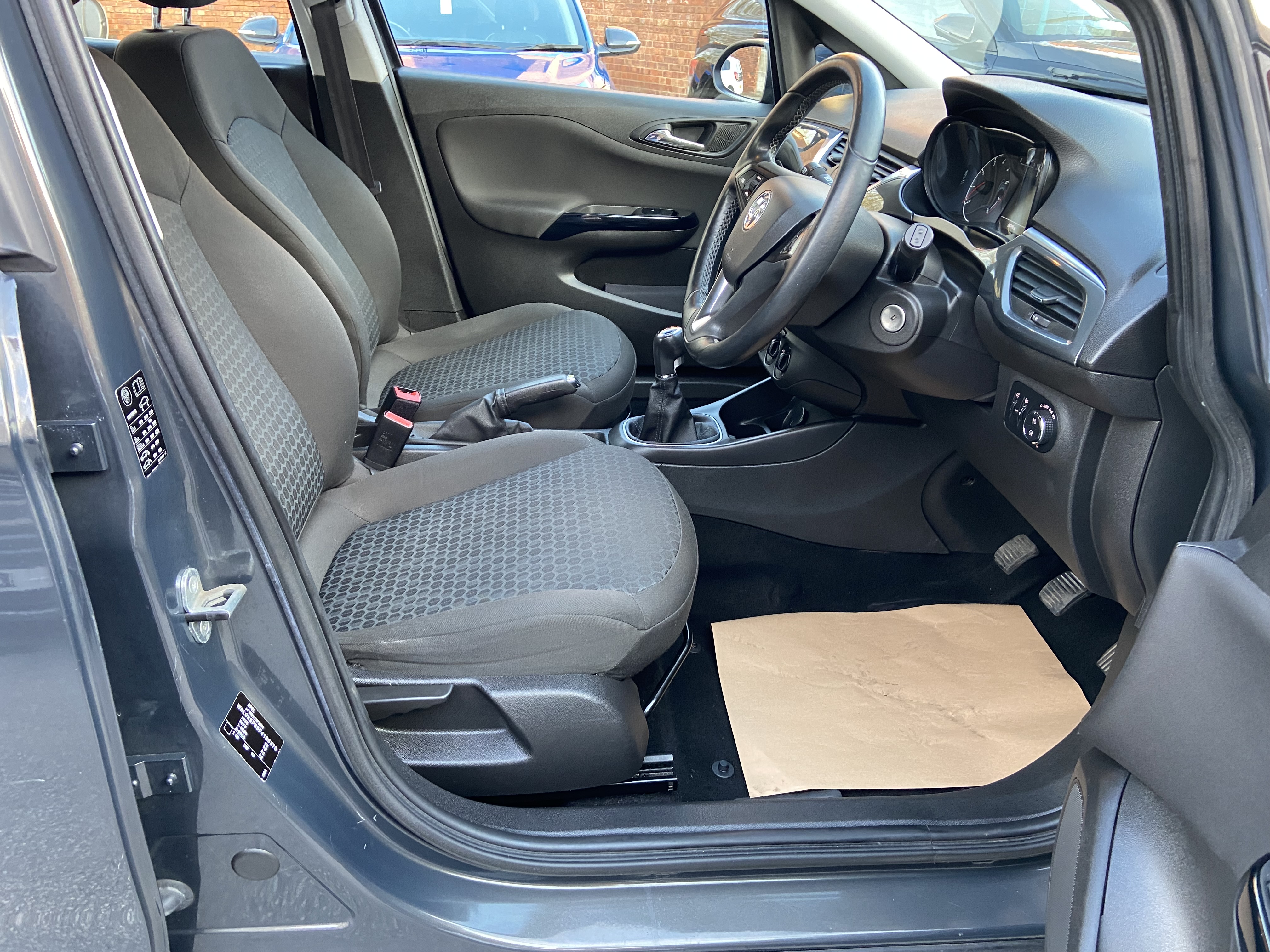 additional car image