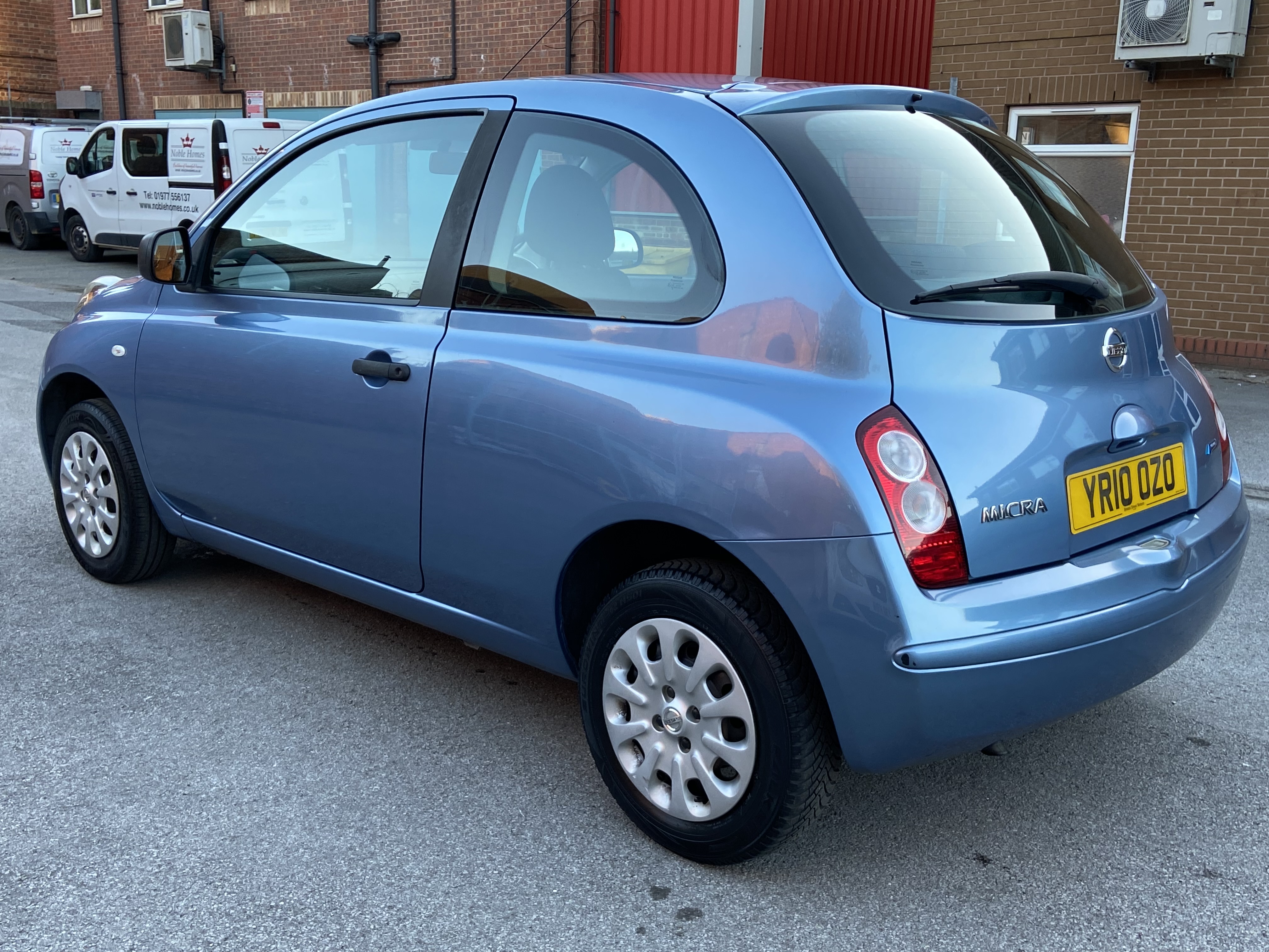additional car image