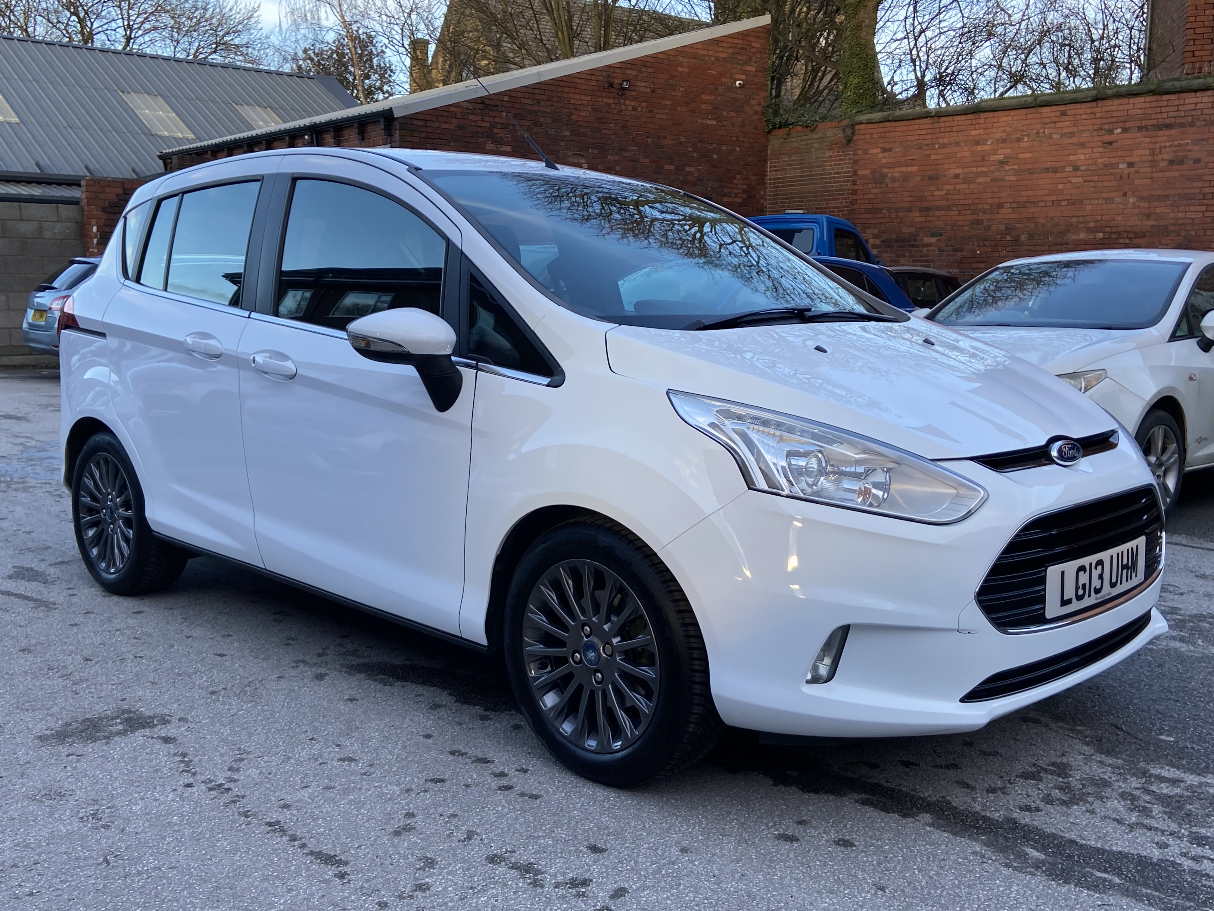 additional car image