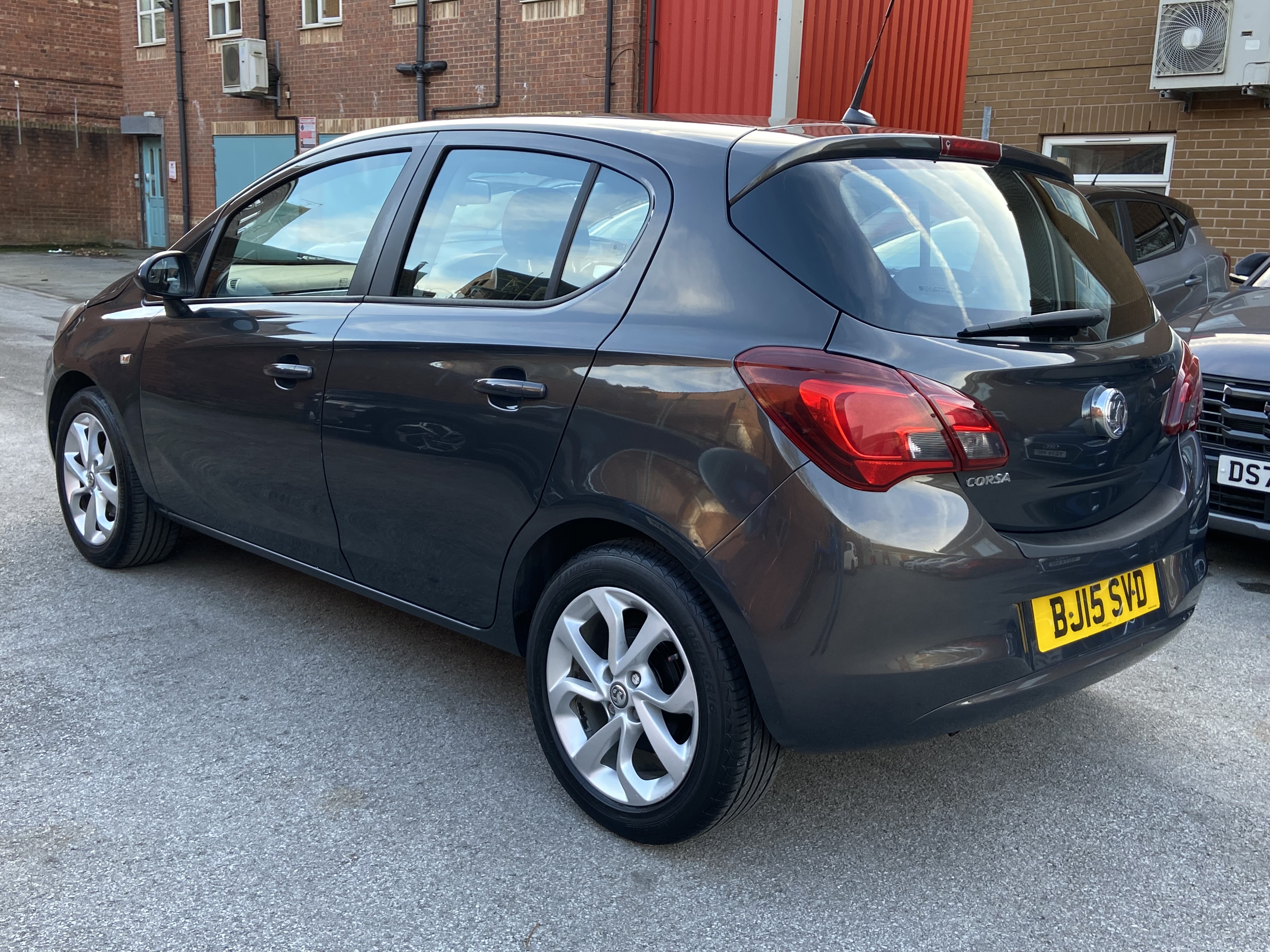 additional car image