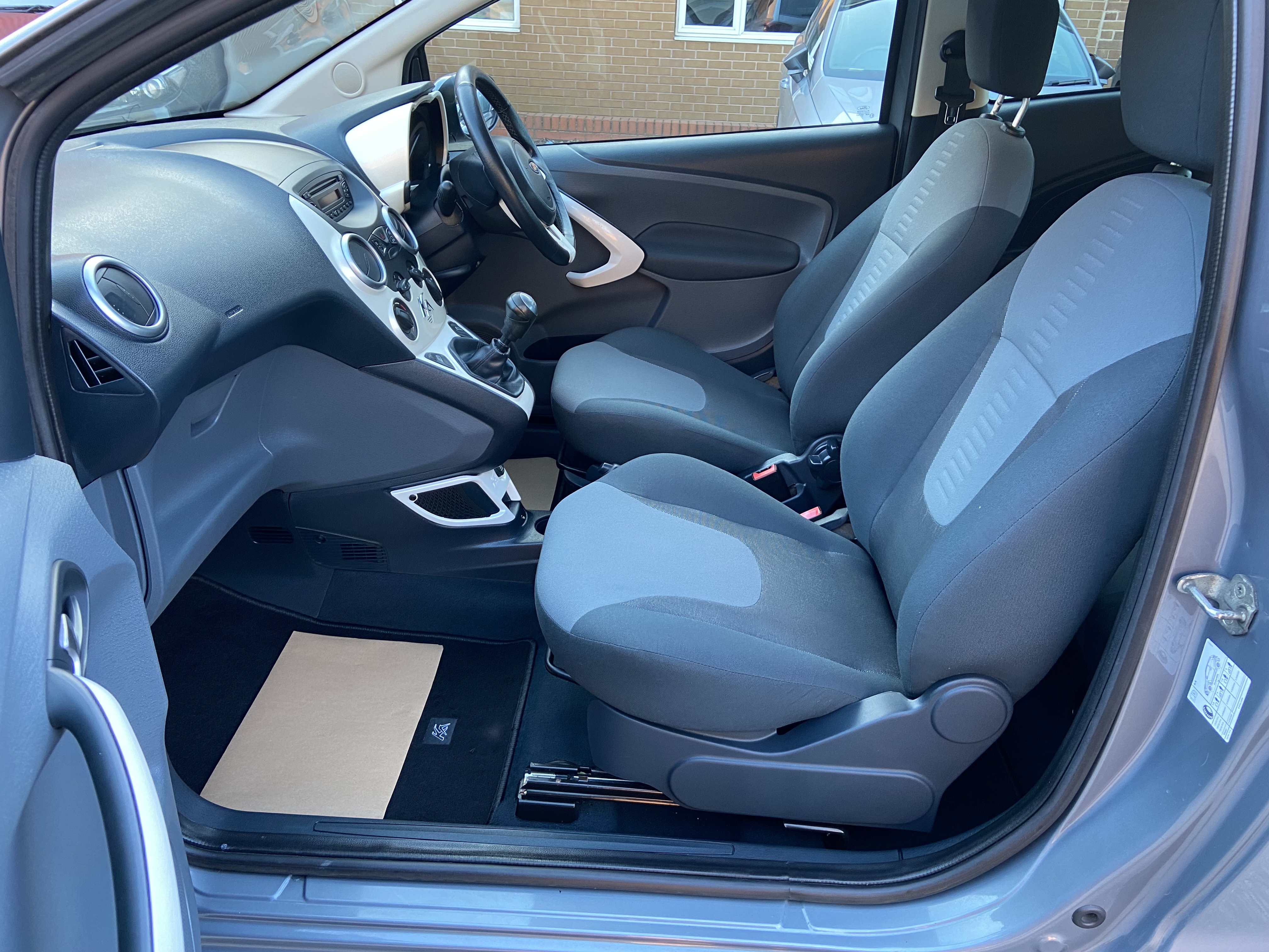 additional car image