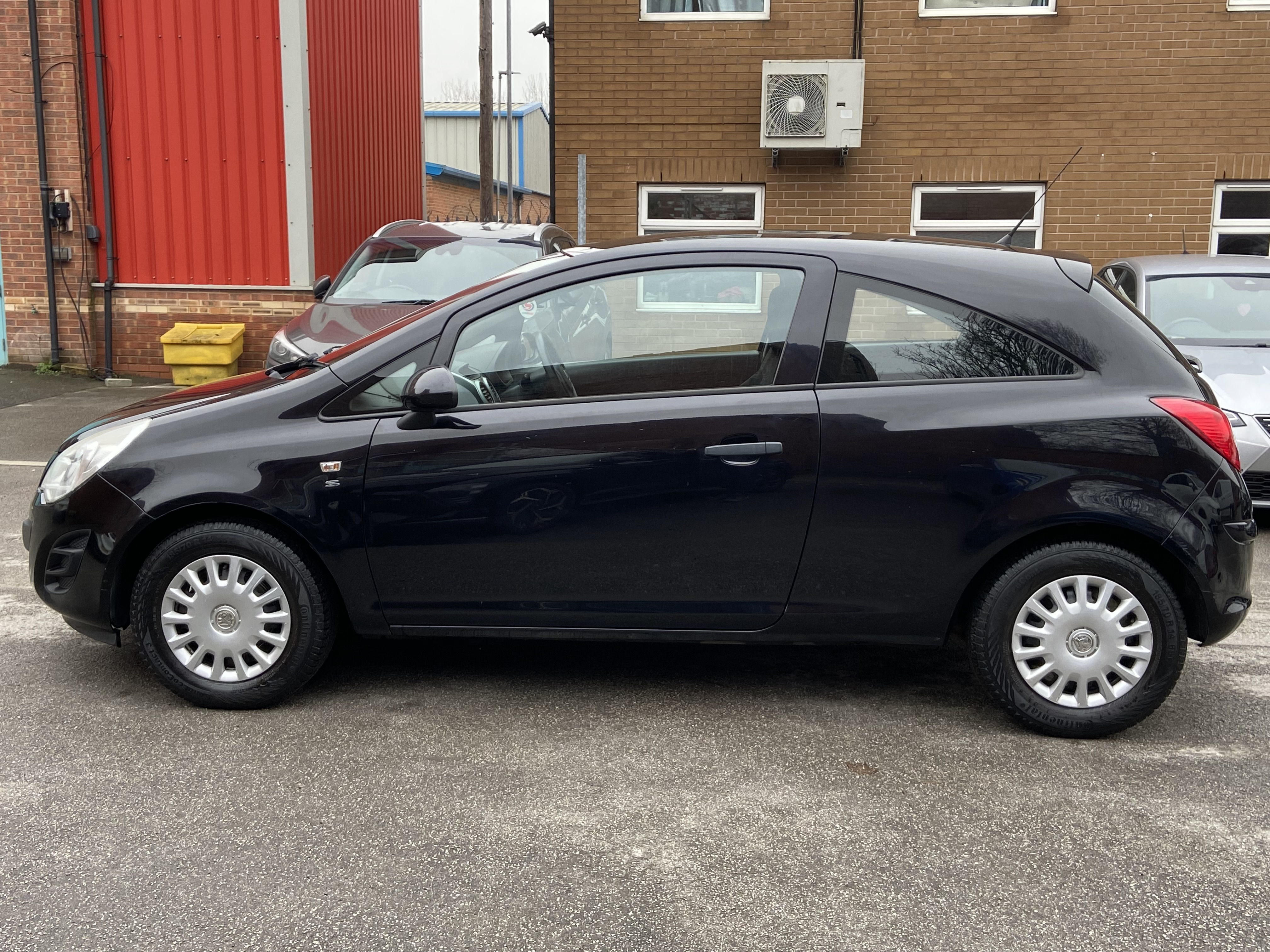 additional car image