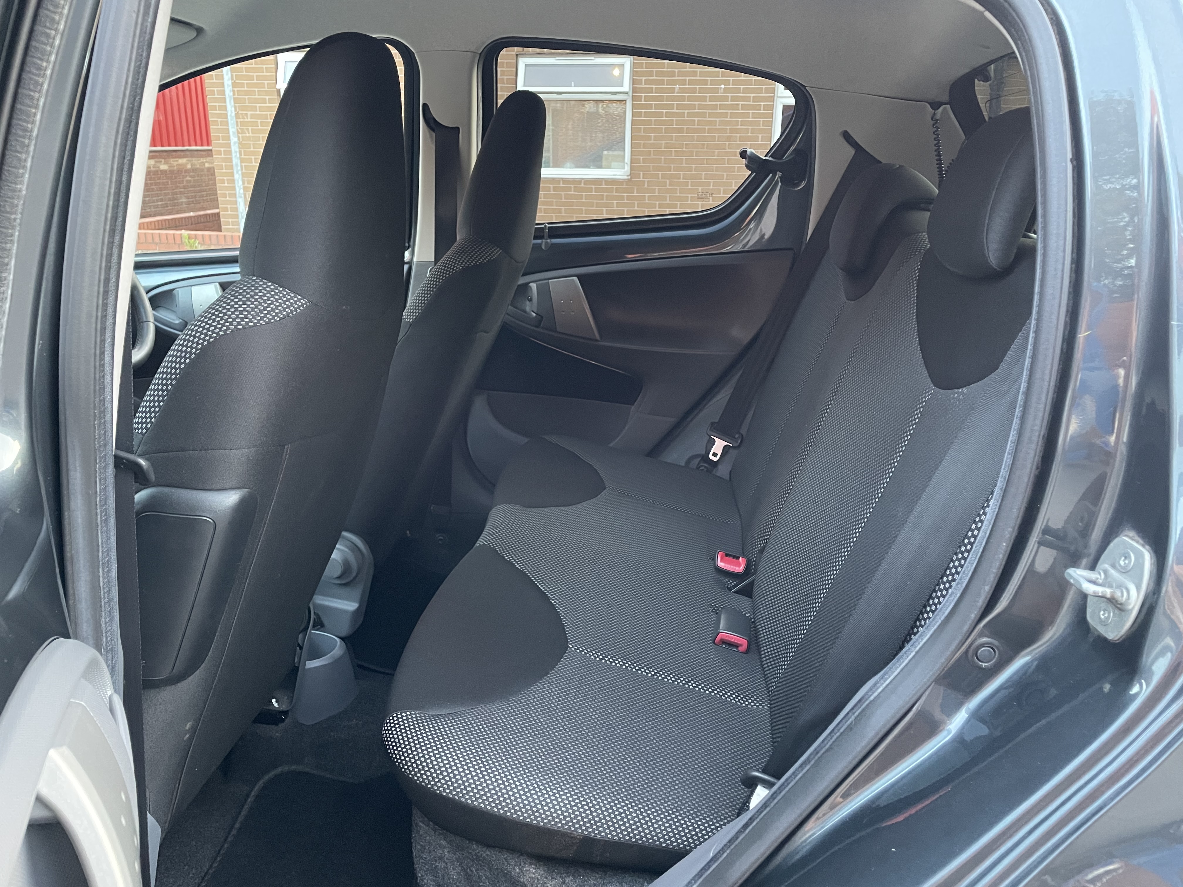 additional car image