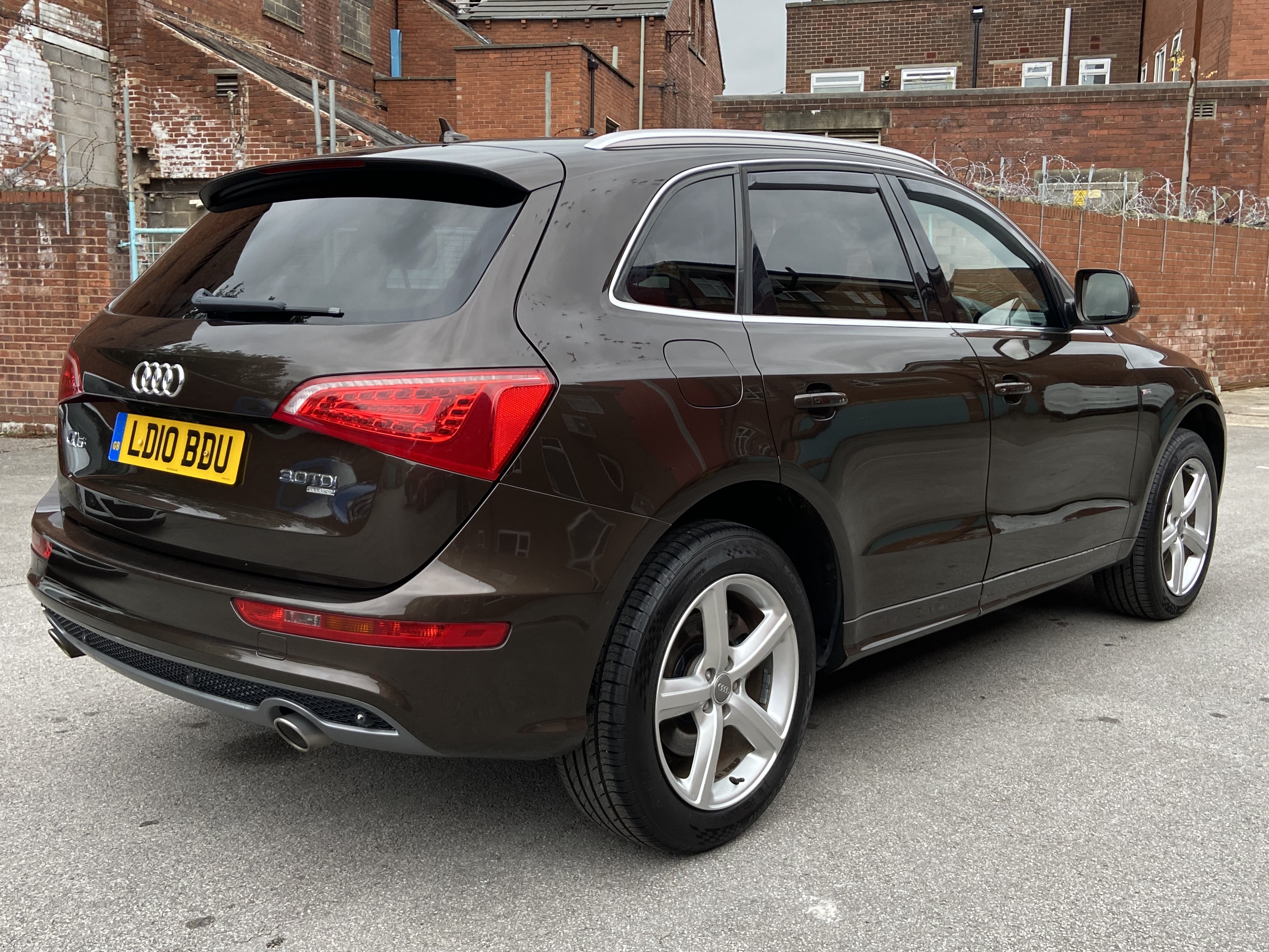 additional car image