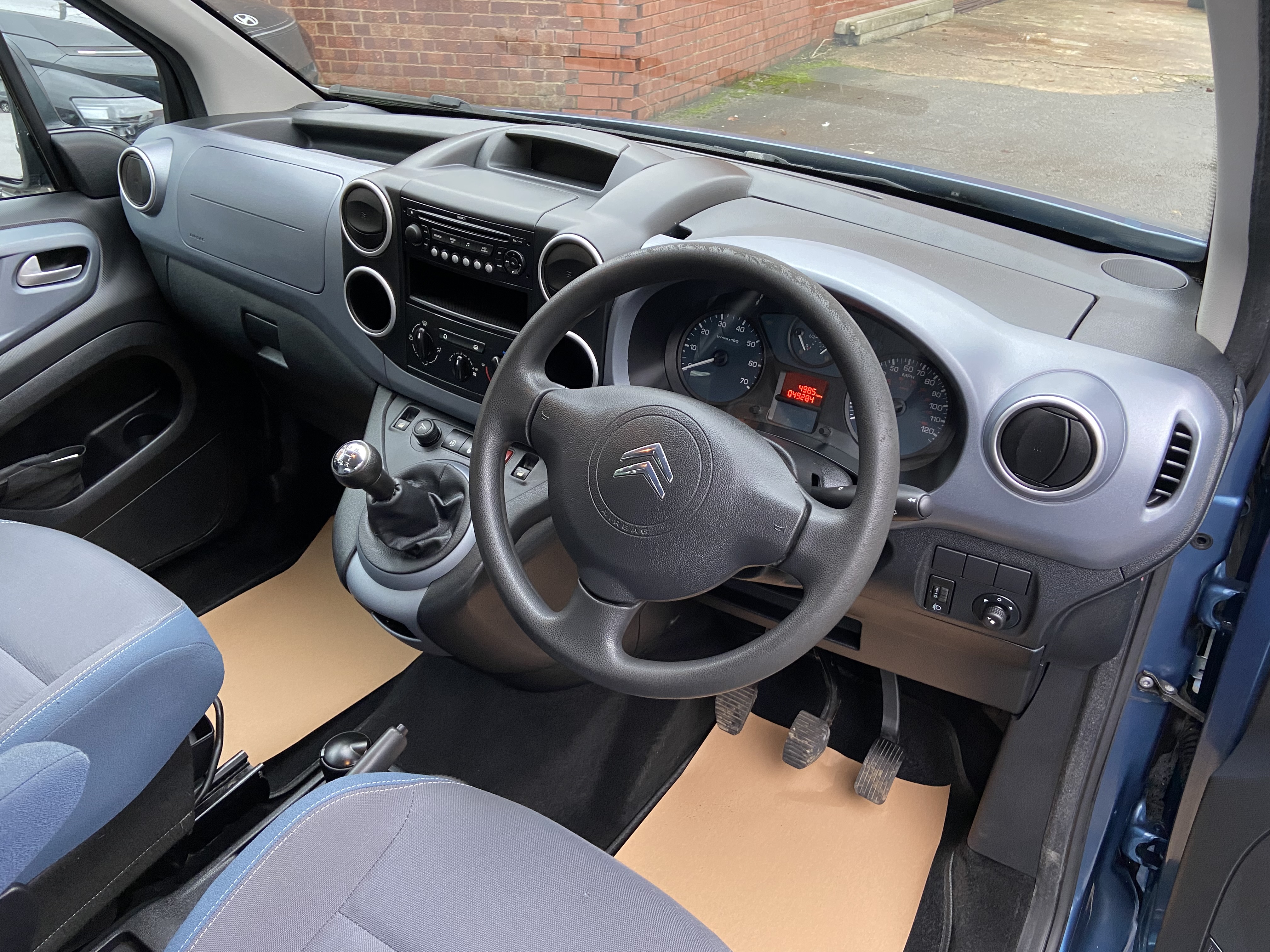 additional car image