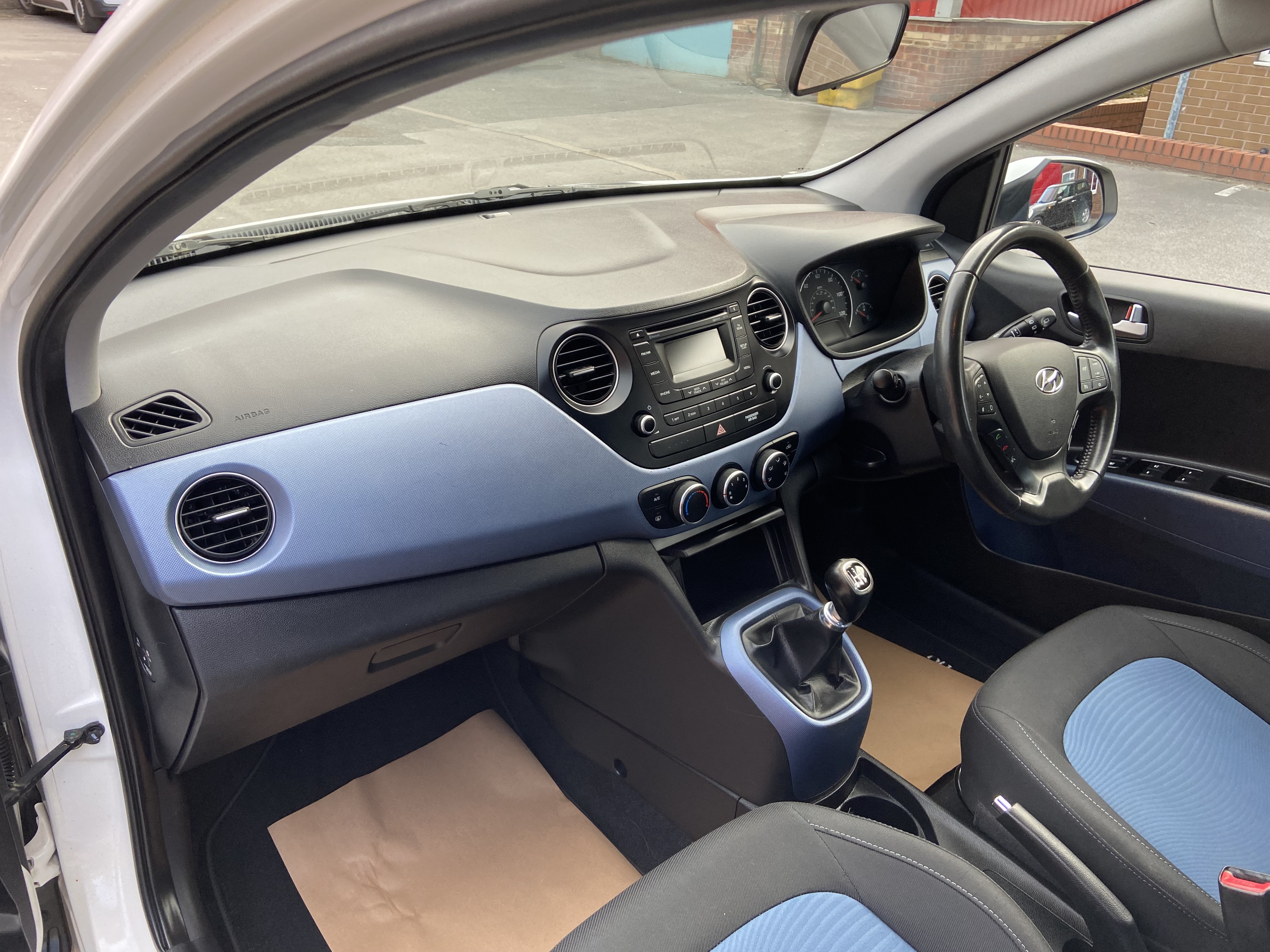 additional car image