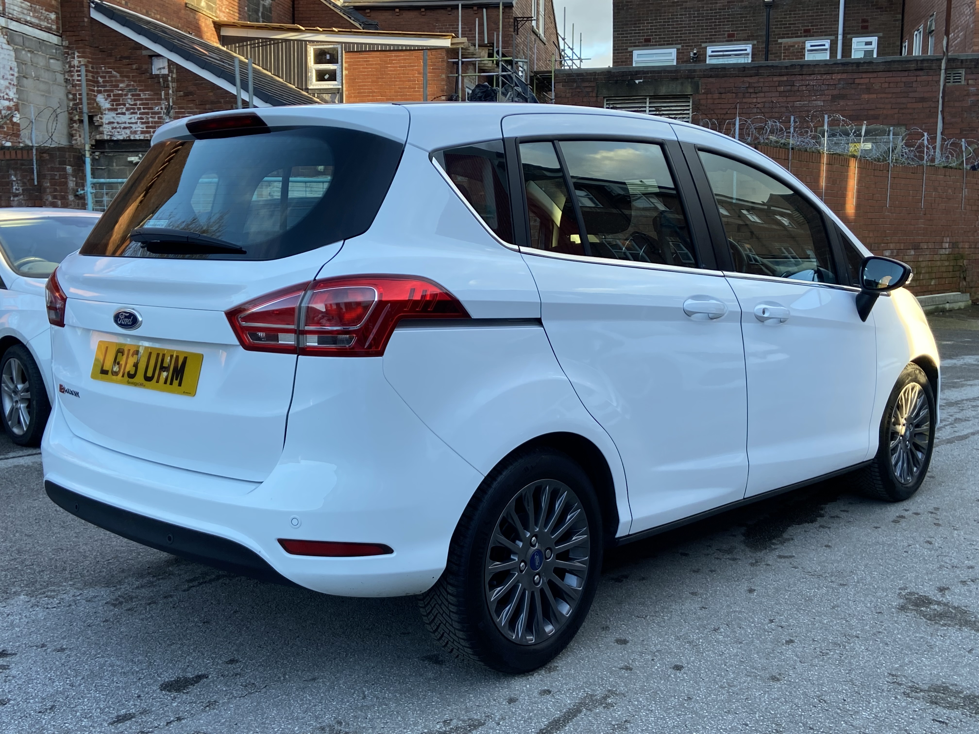 additional car image