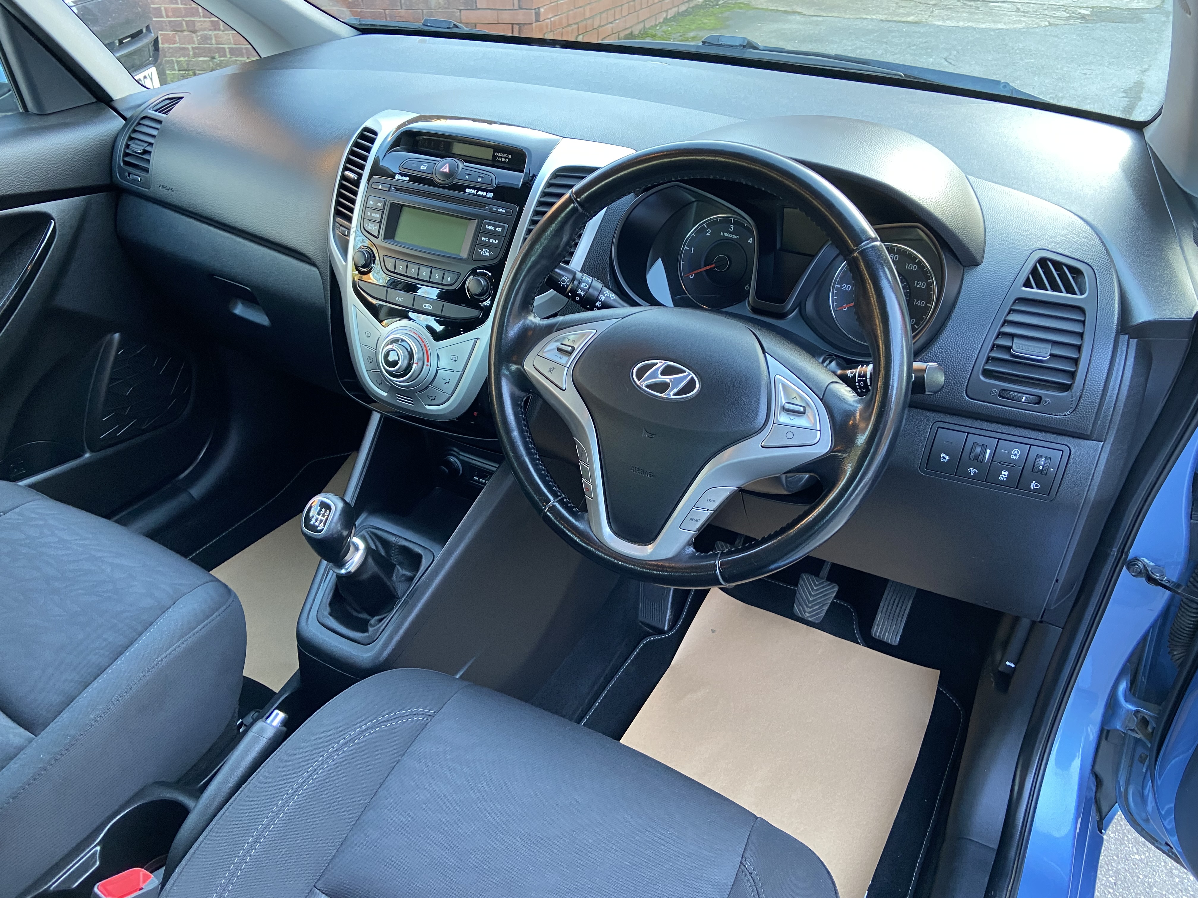 additional car image