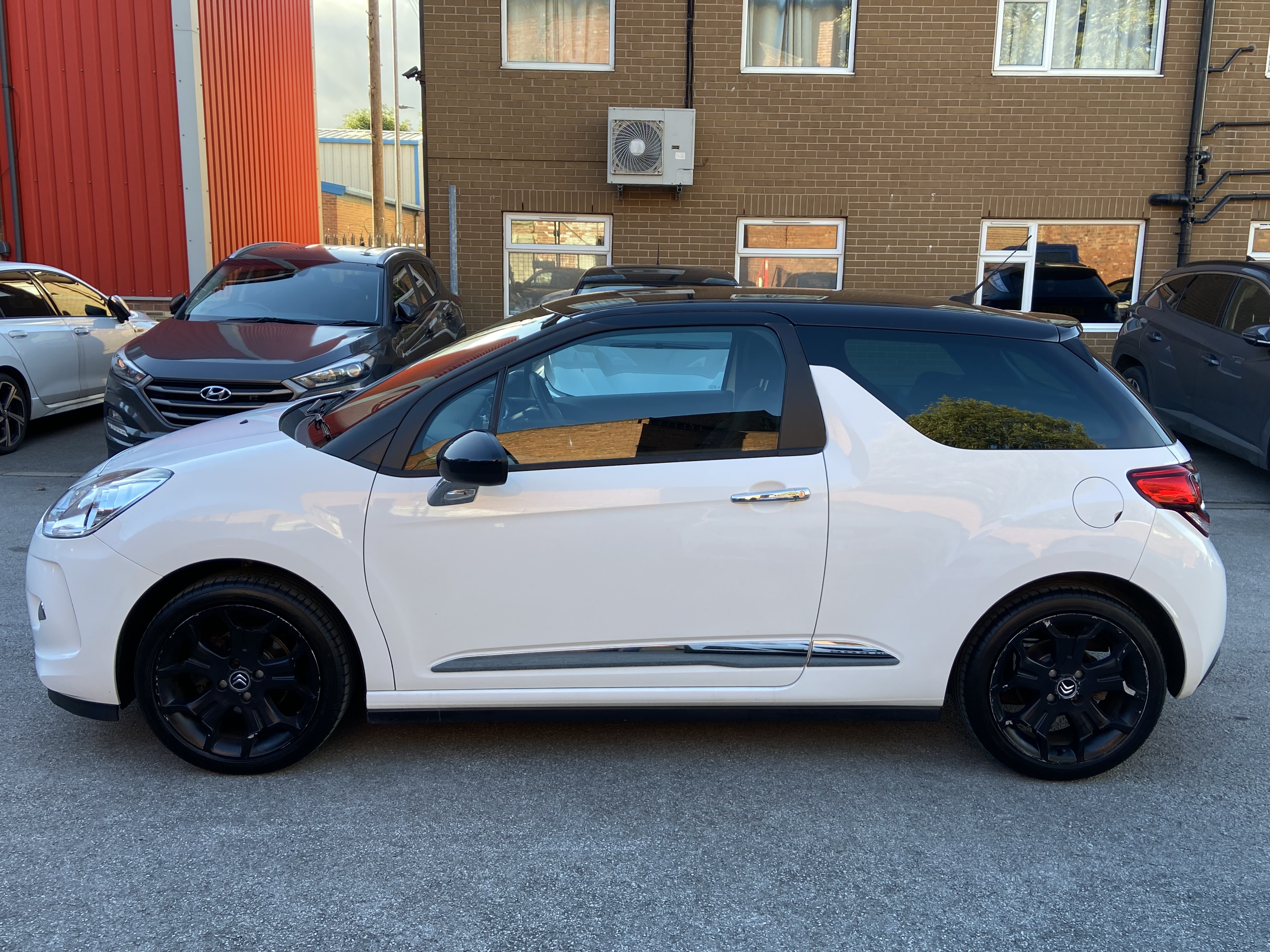 additional car image