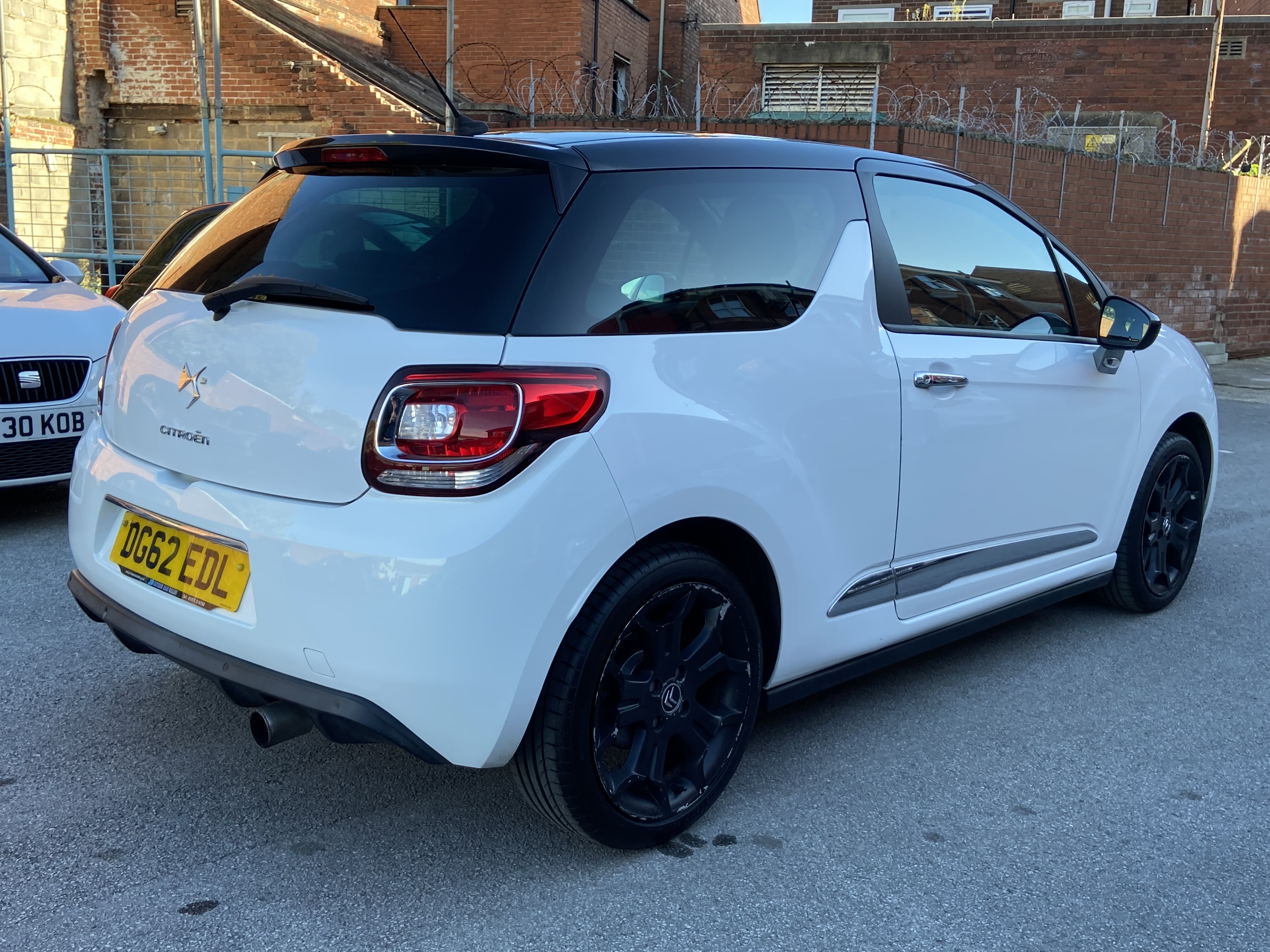 additional car image