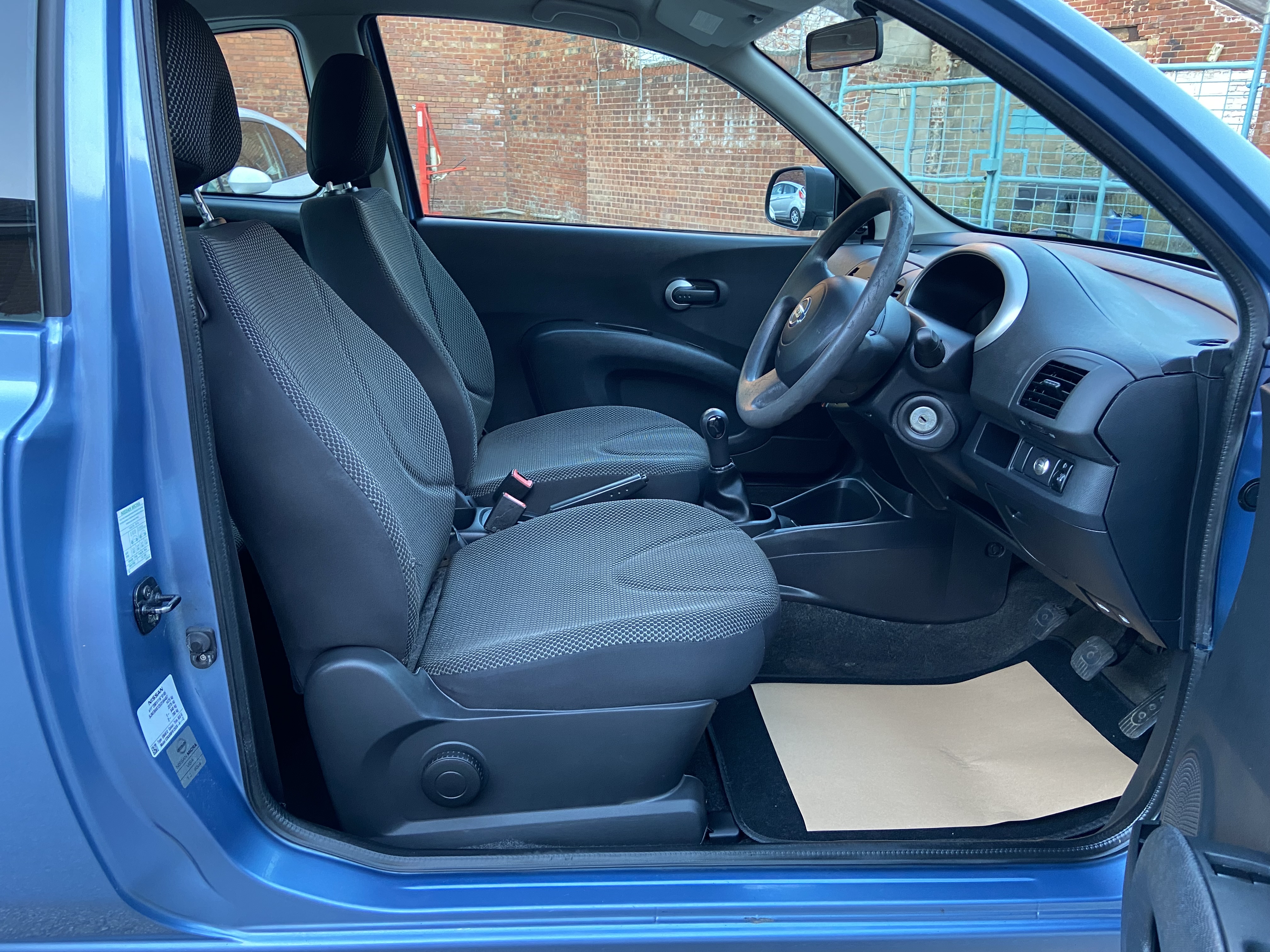 additional car image