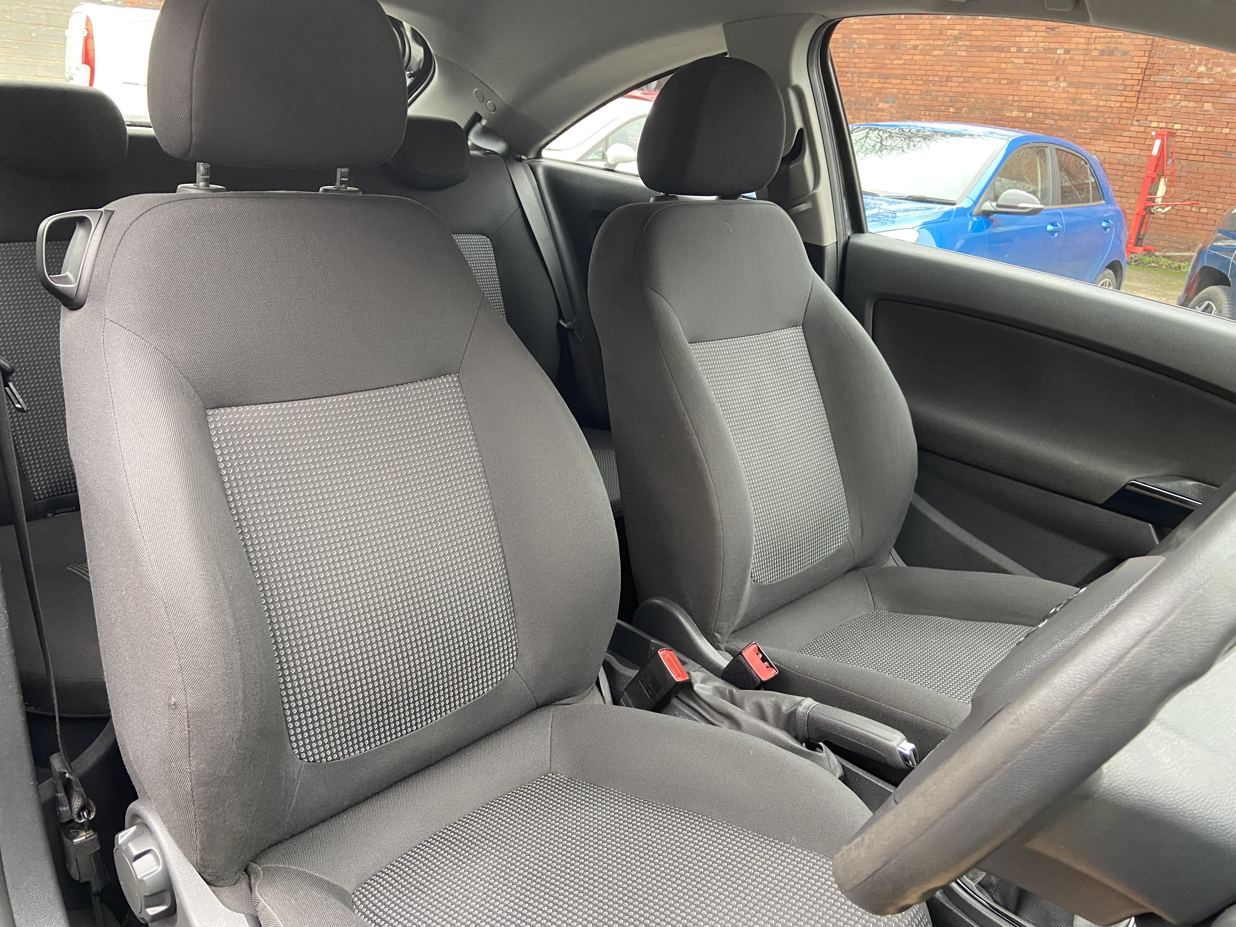 additional car image