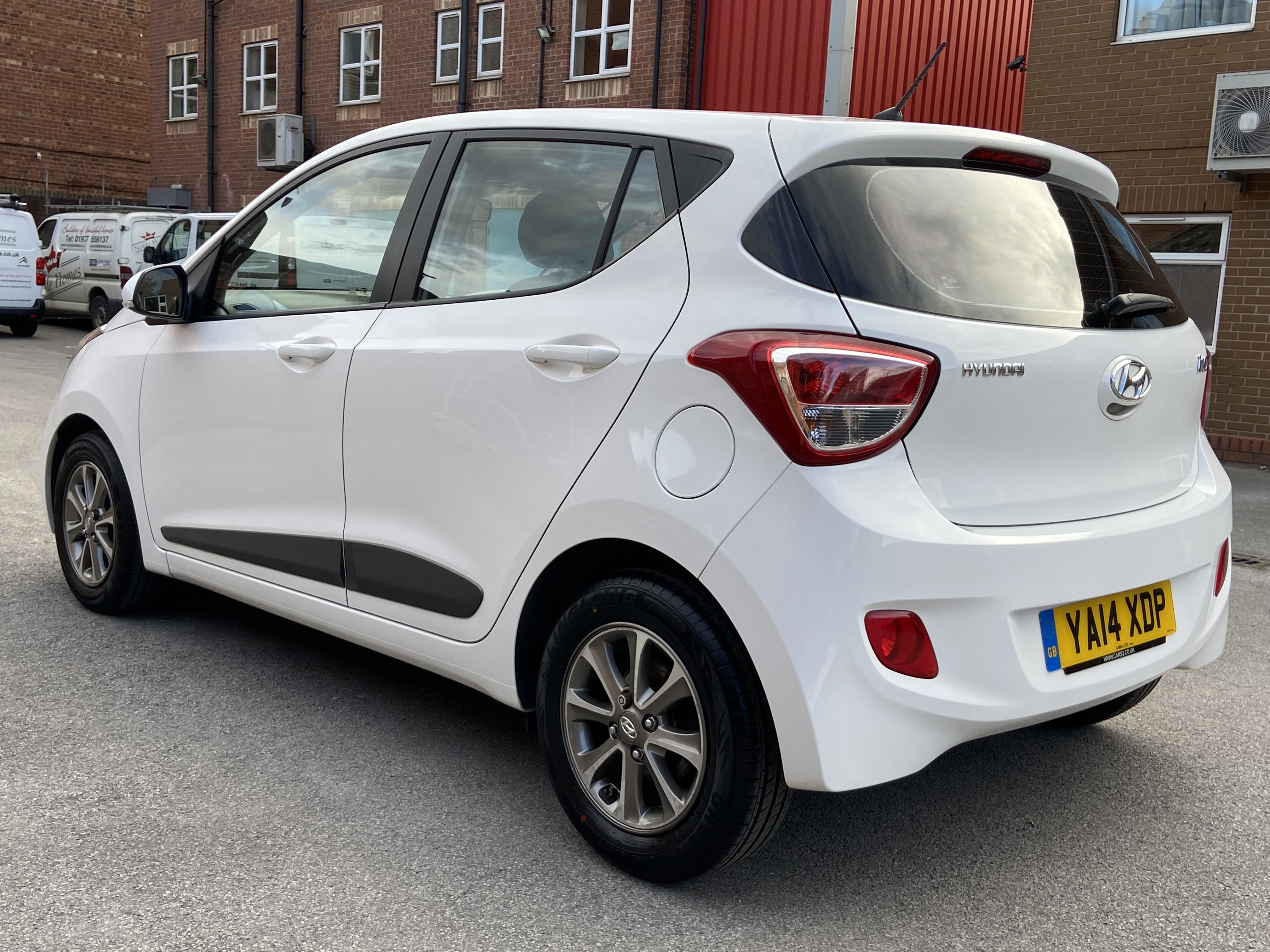 additional car image