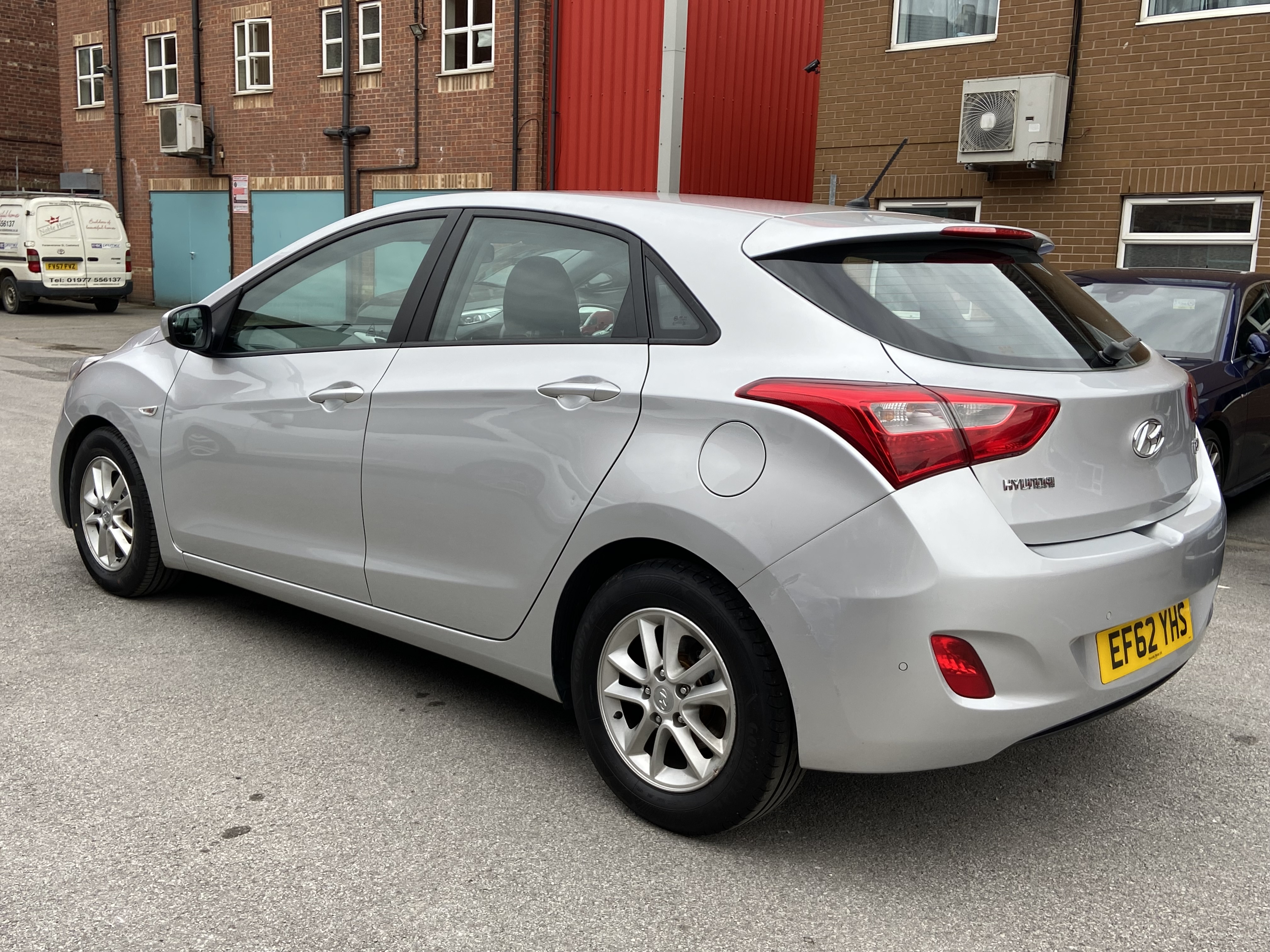 additional car image