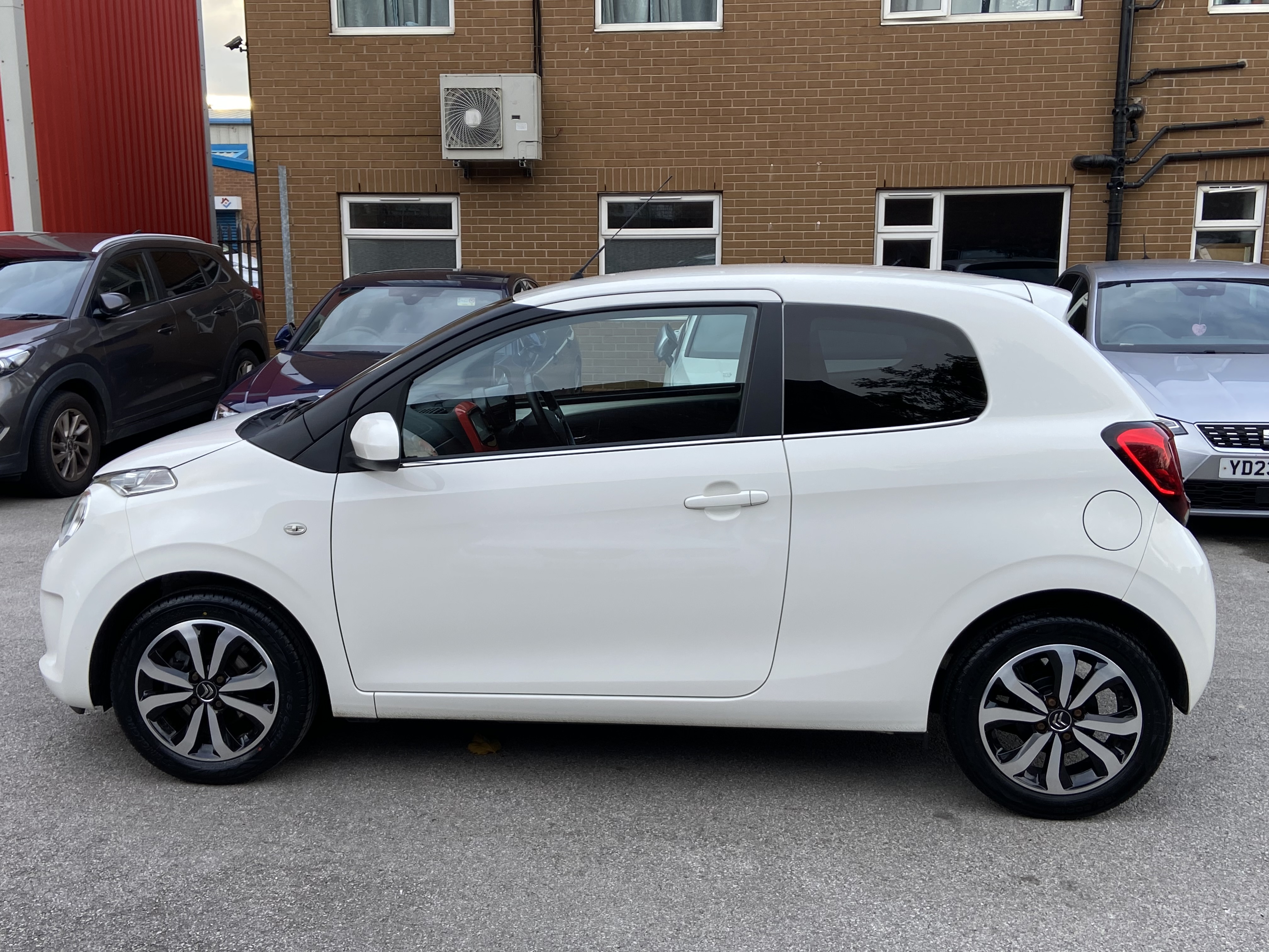 additional car image