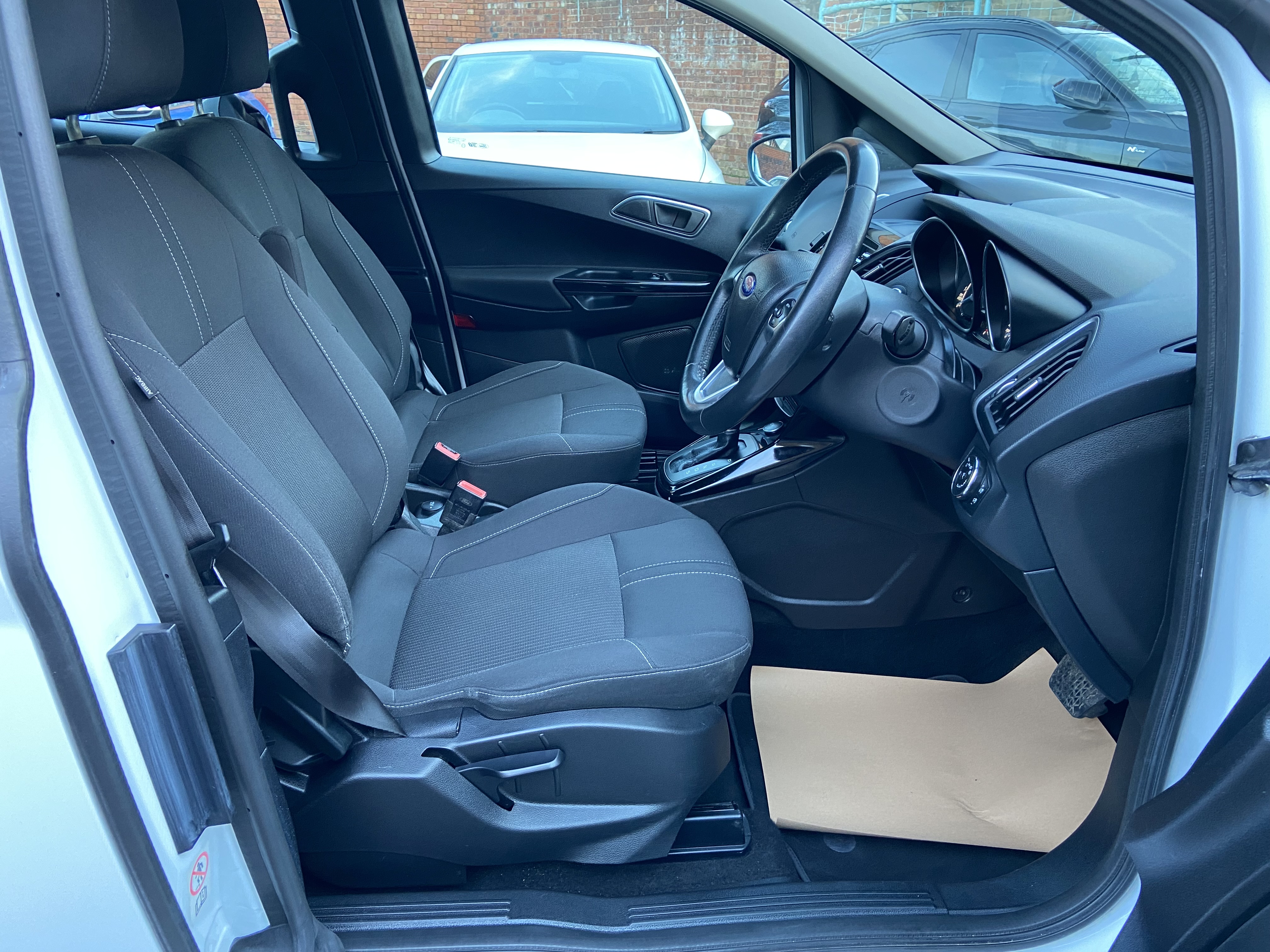 additional car image