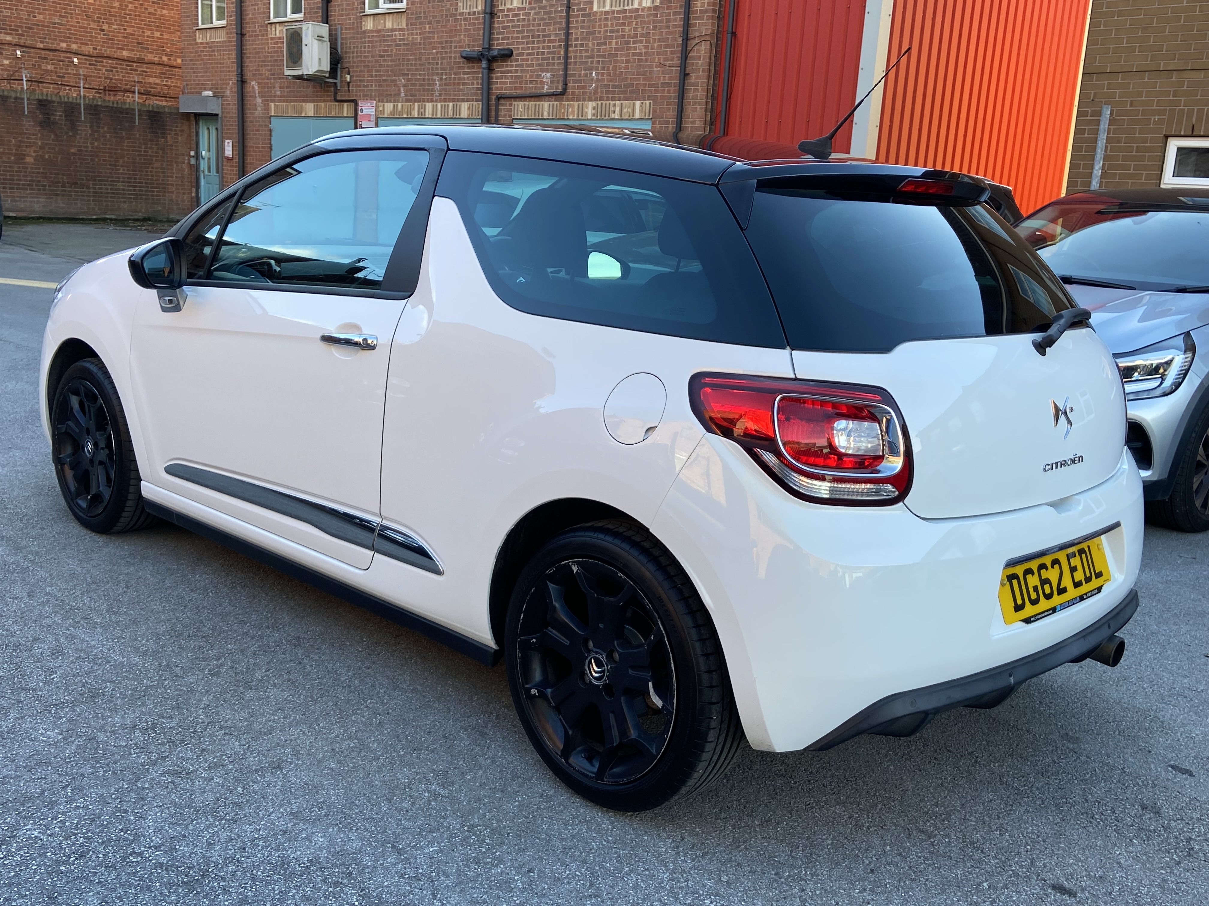 additional car image