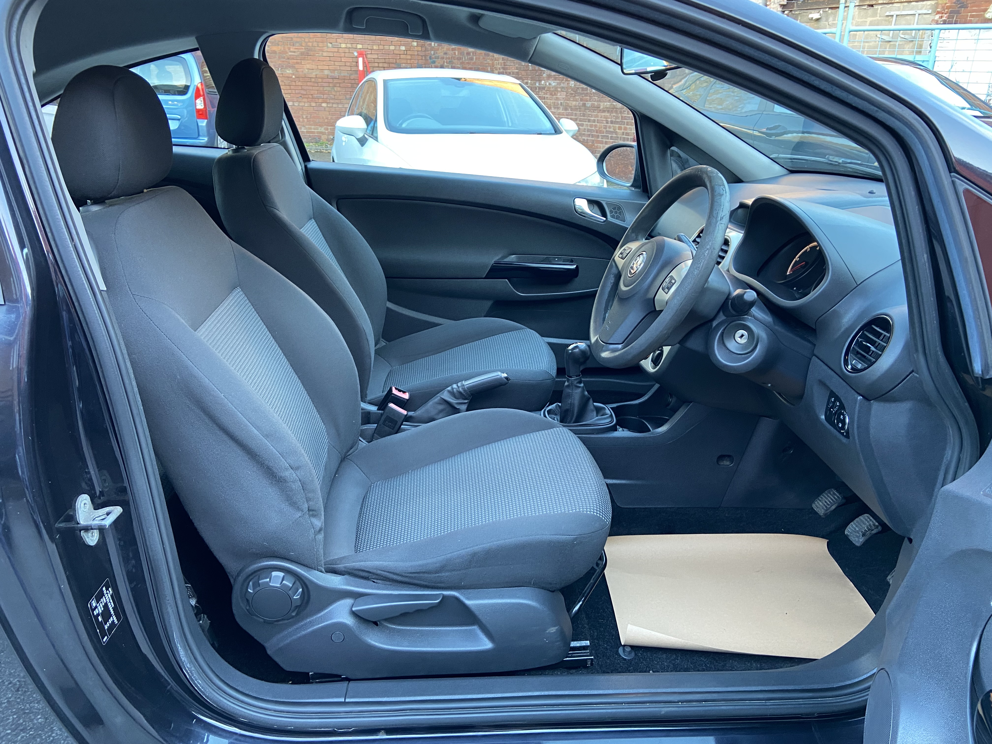 additional car image