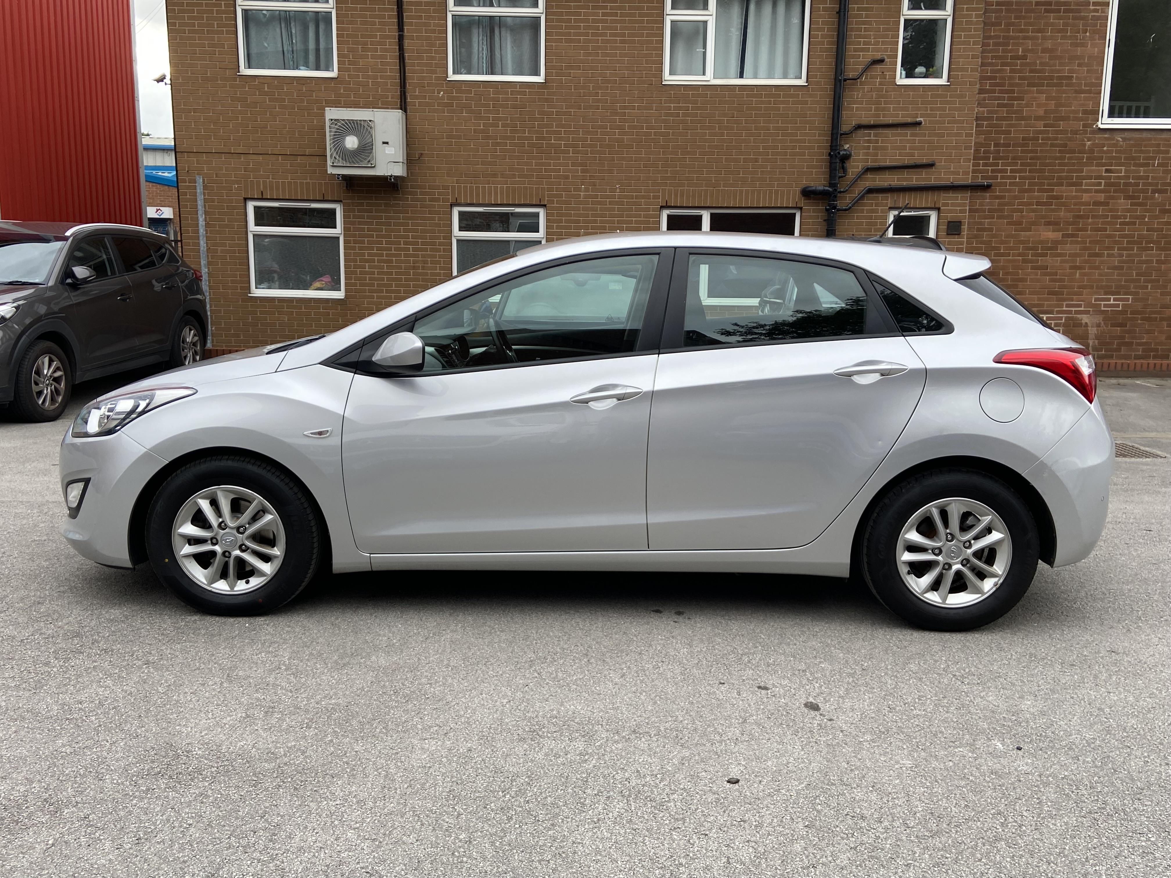 additional car image