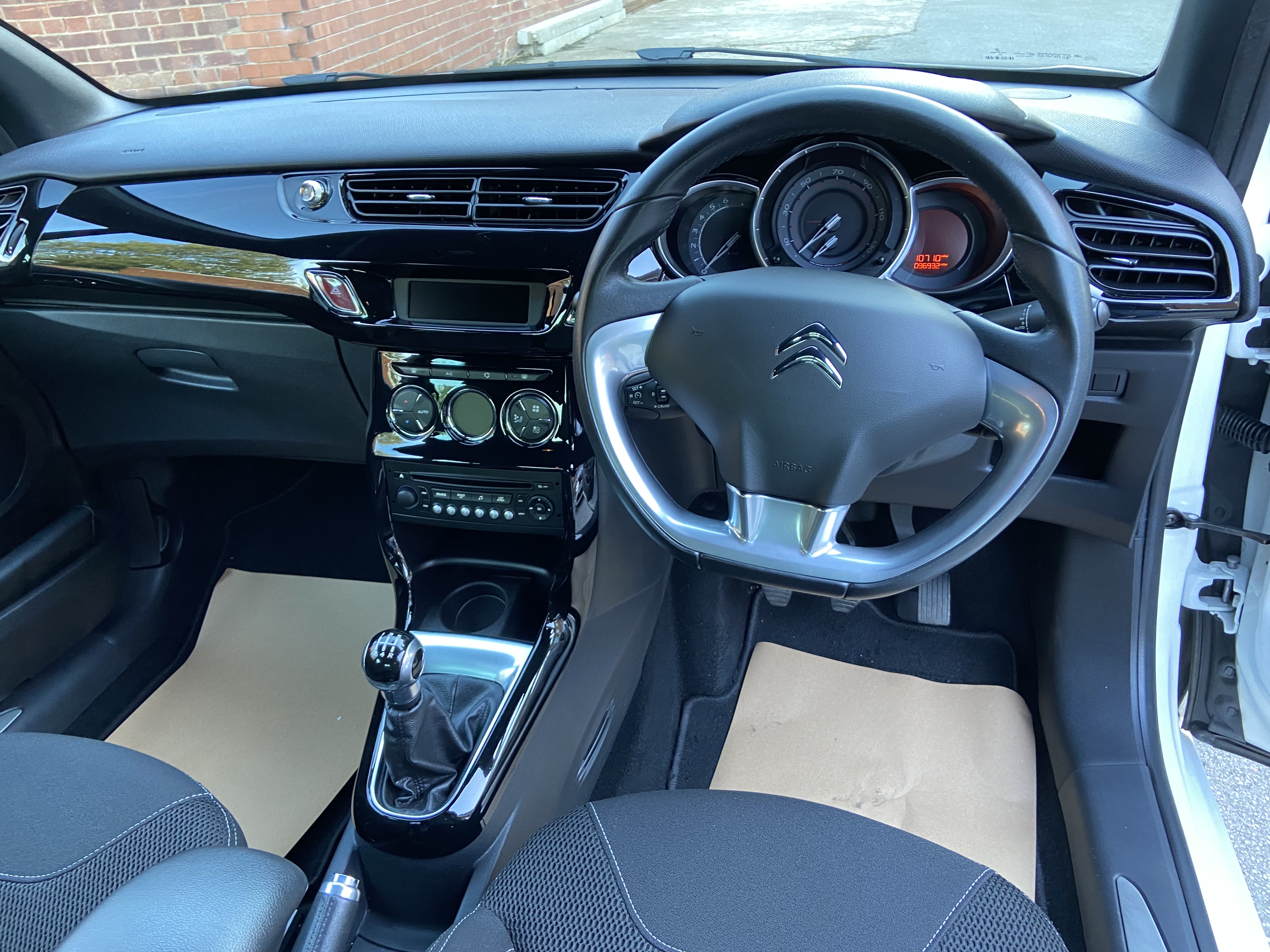 additional car image