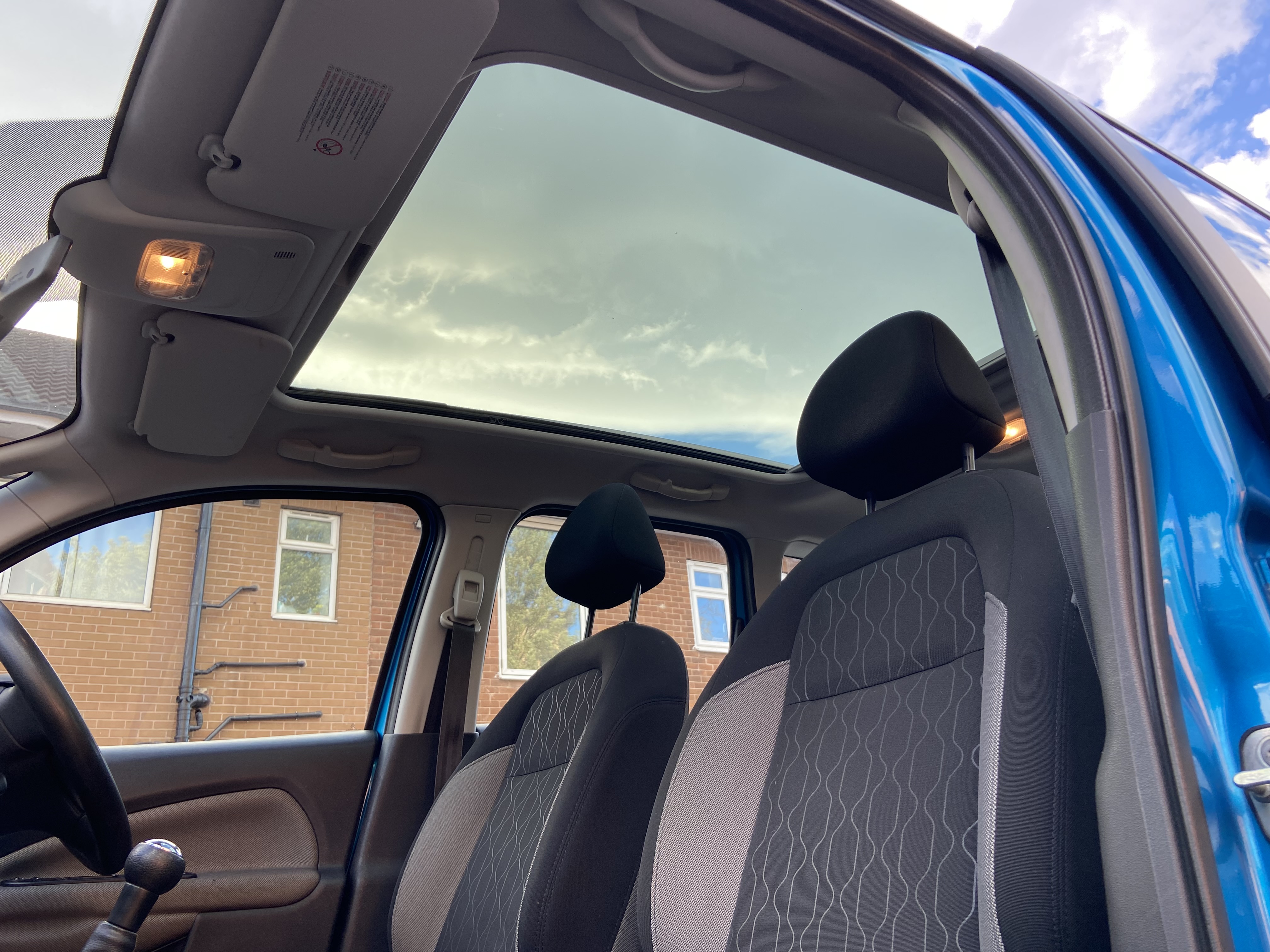 additional car image